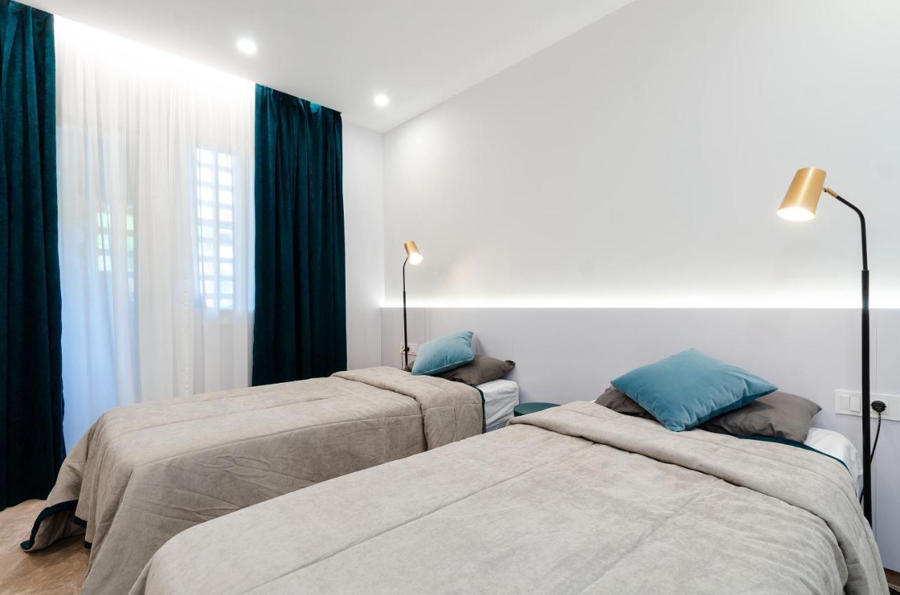 Luxury Blue Coast Seaside Retreat Marbella Lägenhet Exteriör bild
