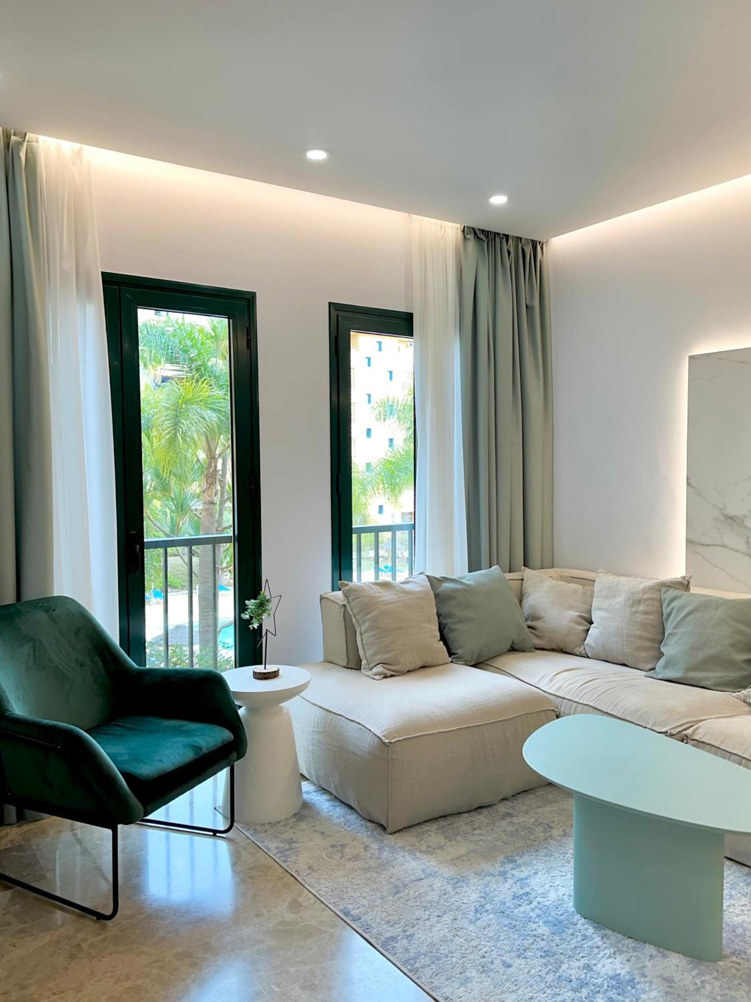 Luxury Blue Coast Seaside Retreat Marbella Lägenhet Exteriör bild